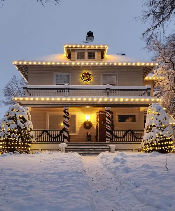 Moncton's best professional holiday lighting rentals, Moncton, Dieppe, Shediac, and surrounding areas